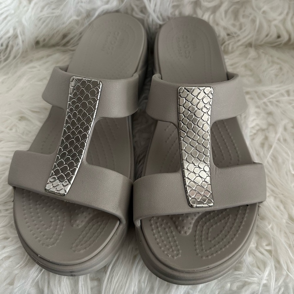 Crocs Unisex Adult Monterey Metallic Wedge Open Toe Sandal